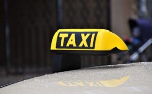 Условия работы для мигрантов в такси в Москве